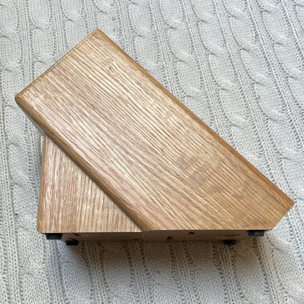 Cutco Knife Block Essentials oak 5 slots 4 Knife. 1 Hole Made USA 4 rubber feet